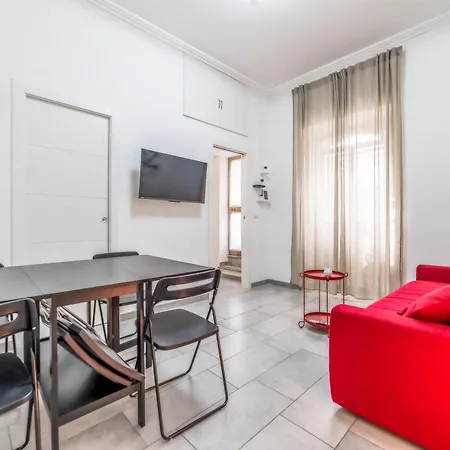 Stylish And Close To Metro *